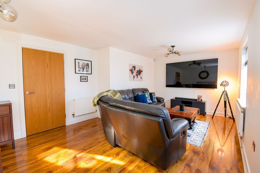 Sitting Room - click for photo gallery